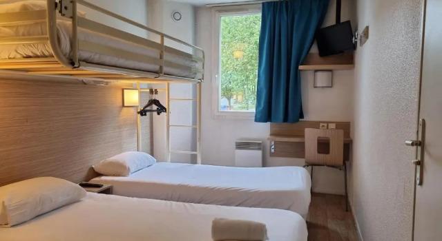 Трёхместный номер Standard CYAN HOTEL - Roissy Villepinte Parc des Expositions