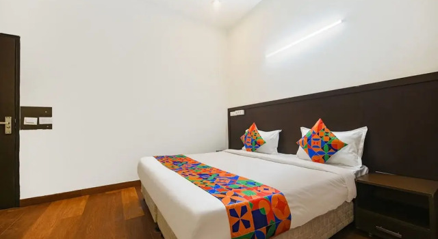 Номер Premium Fabhotel Silver Tree