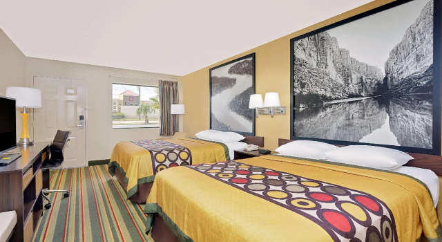 Четырёхместный номер Standard Super 8 by Wyndham Byron/South Macon
