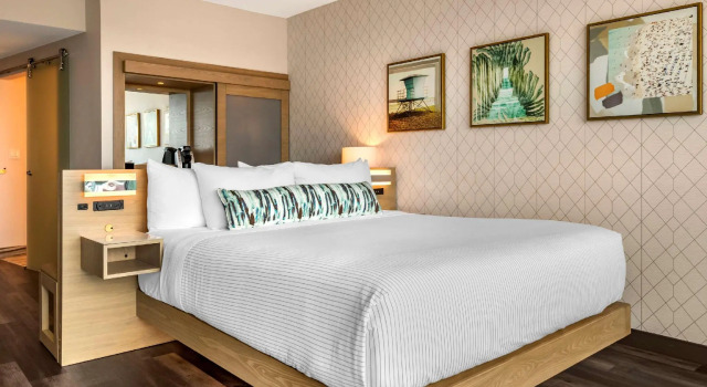 Двухместный номер Cambria Hotel Fort Lauderdale Beach
