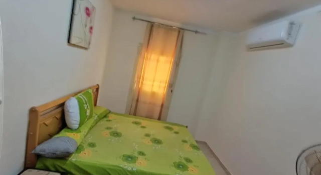 Lovely 2 Bedroom Home Vacation on North Coast beside Alalmin towers, Book Lejlighed Hoteller i Marsa Matrouh med parkering, Parkering