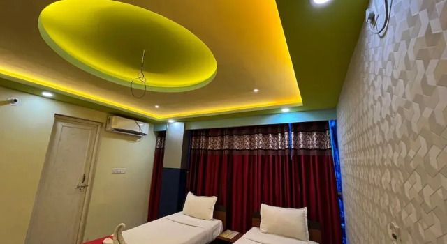 The Ritz By OYO Rooms, Prenota Hotel Durgāpur West Bengal