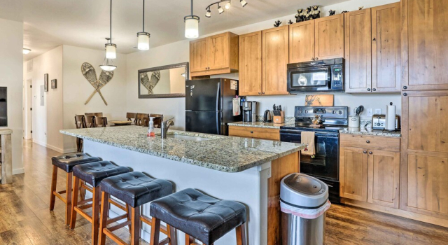 Апартаменты Balcony & Grill: Mtn-view Retreat in Granby!