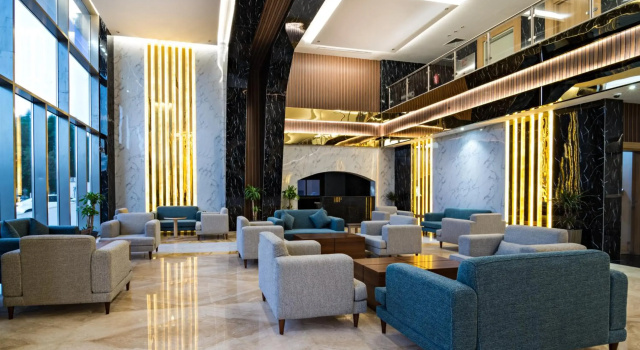 Mirnian Hotel