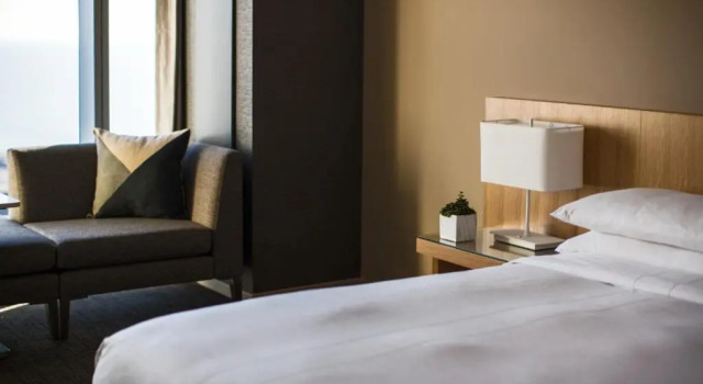 Номер Standard с видом на озеро Marriott Marquis Chicago