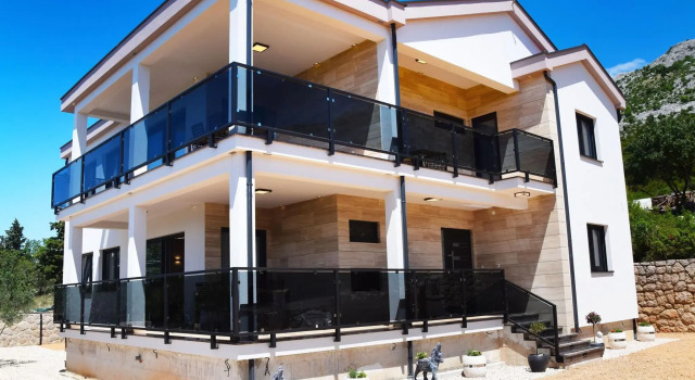 Apartments in Starigrad-Paklenica, modern and comfortable