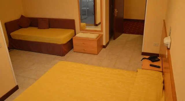 Четырёхместный номер Standard Hotel Plaza