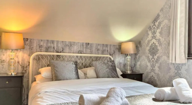 Primrose 15-Kaowood-Hot Tub-Pet friendly-Tenby