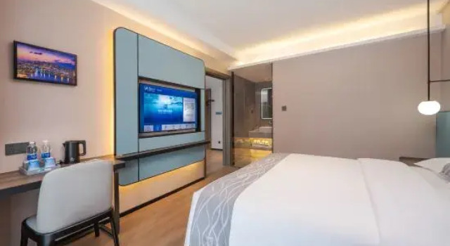 Люкс Yestour Hotel