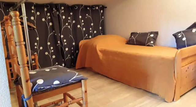 House With 2 Bedrooms in Saint-cyprien, With Shared Pool and Furnished Terrace - 800 m From the Beach, Забронировать Дом для отпуска Коттеджи Сен-Сиприен, Коттедж
