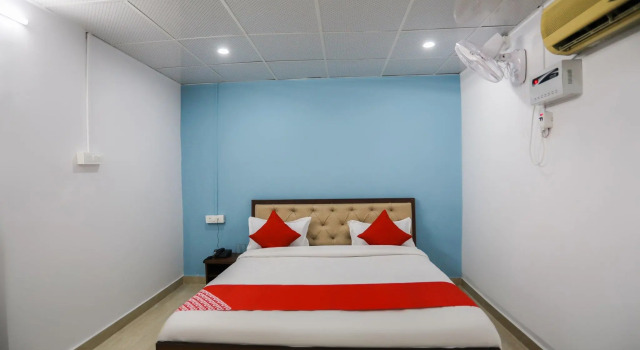 OYO 45508 Hotel Shehnai, Забронировать Отель Фаридабад штат Харьяна