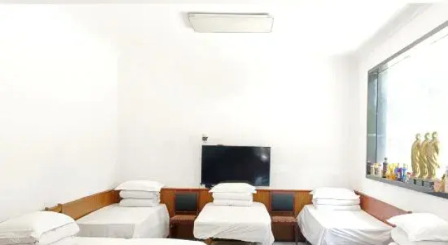 Кровать в общем номере (мужской номер) Shaoshan Yingming Homestay (Former Residence Scenic Area)