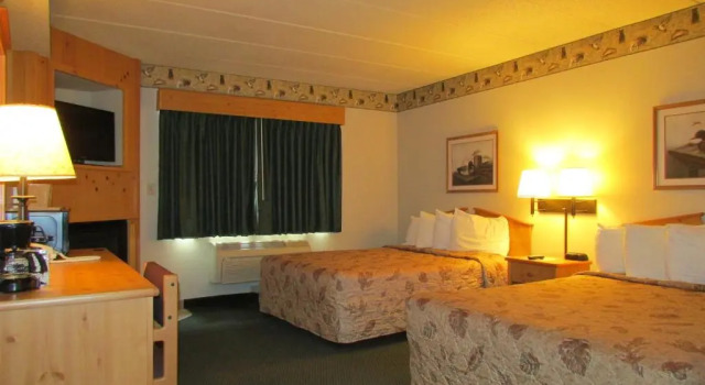 Четырёхместный номер Standard Shell Lake Lodge, a Travelodge by Wyndham