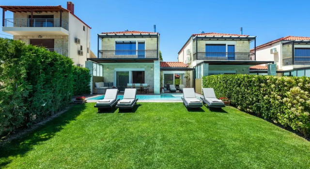 Sunny Villas Exclusive, Book Villa Hanioti 