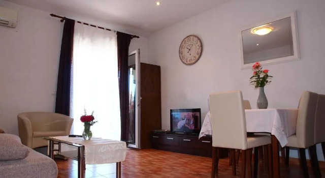 Apartmani Isabella, Забронировать Апартаменты/квартира Отели Макарска с парковкой, Парковка