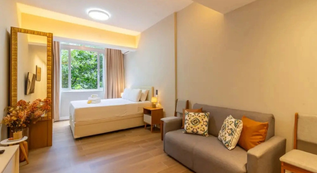 Коттедж Loft With Soundproof Windows 5-minute Walk to the Beach Nsc304