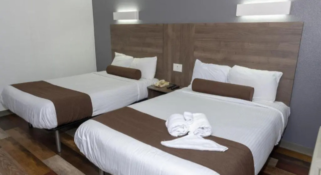 Четырёхместный номер Standard Value Inn Bellflower
