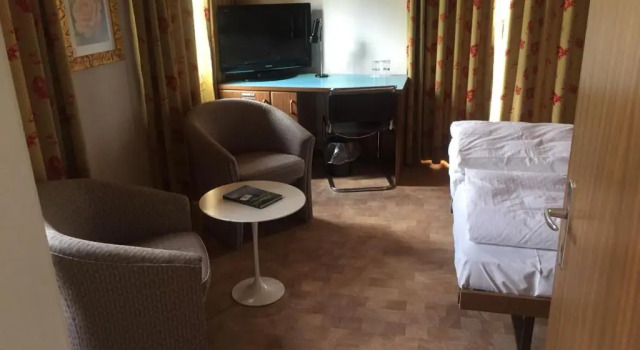 Sporthotel Wildstrubel, Buchen Sie Hotel Hotels in Lenk mit Parkplatz, in der Nähe von Walleg, Parkplätze