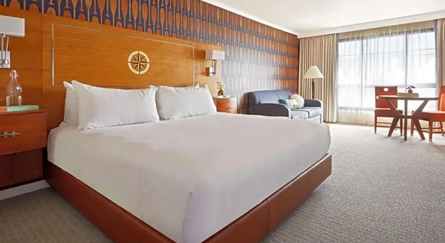 Номер с частичным видом на причал Waterfront Hotel, part of JdV by Hyatt (12381)