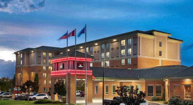 Grand Hotel & Conference Centre Calgary Airport, an Ascend Collection Hotel, Book Hotel Calgary Calgary Region