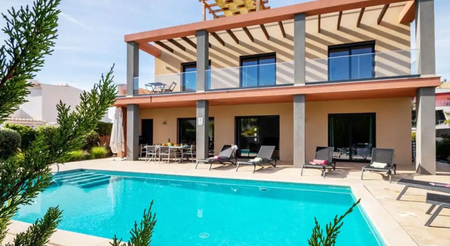 Вилла Villa Oliveira - Piscina aquecível, jacuzzi e BBQ, Armação de Pêra