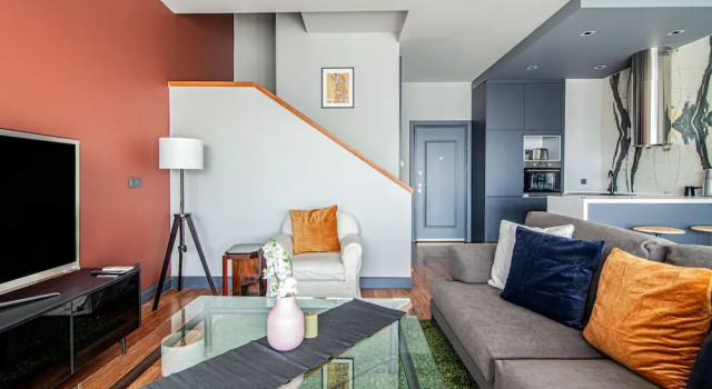 Centrally Located Flat With Balcony in Beyoglu, Varaa Hotelli Hotellit Marmara-alue pysäköinnillä, Pysäköinti