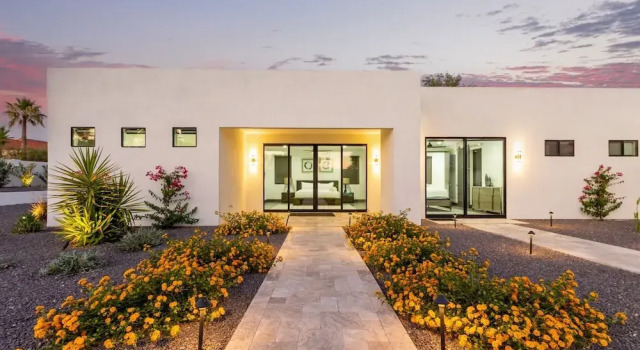 Luxe - Modern Mansion - Private Resort