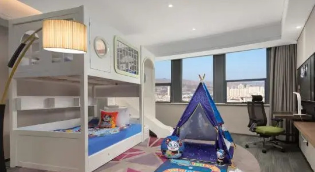 Люкс Deluxe Hampton by Hilton  Xining Kunlun Road