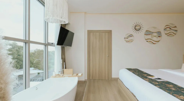 Номер Premier с видом на бассейн Parima Hotel