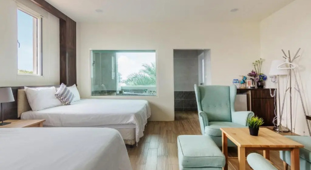 Четырёхместный номер Deluxe с балконом Gu-Ji Gu-Ji Garden B&B