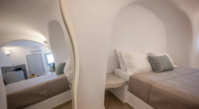 Люкс Deluxe Three Domes Oia - an Iconic Collection
