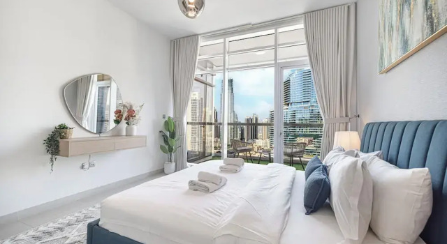 Апартаменты Luxury с балконом и с видом на город Deluxe Nine Tower Suites By Hostiva - Downtown