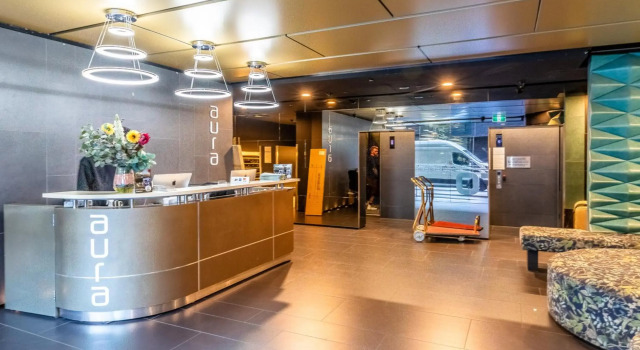 2 Bedroom Apartment with Stunning Views and balcony in Melbourne CBD - Aura