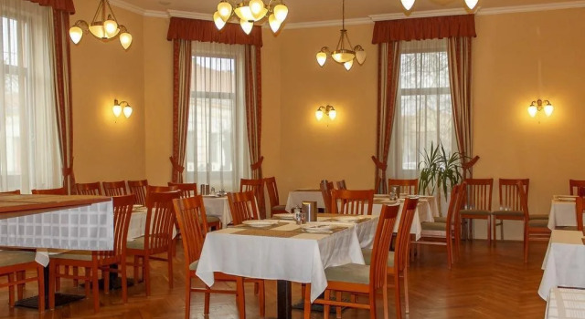 Pannon Hotel Bejelentkezés 20 óráig, Check-in until 20 oclock, Einchecken bis 20 Uhr, Prenota Hotel Mohacs Baranya