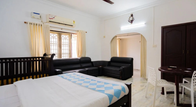 OYO 14145 Home Spacious 4BHK Villa Elamakkara