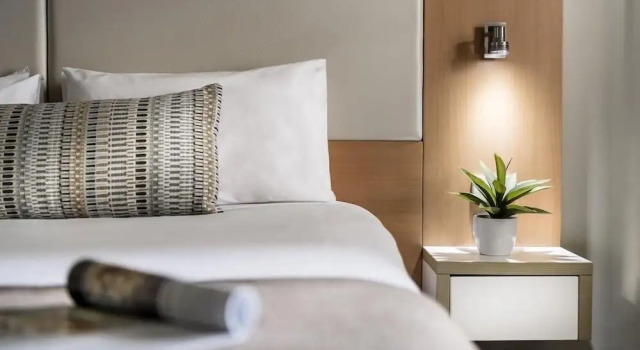 Номер Economy с балконом Grand Hotel and Apartments Townsville