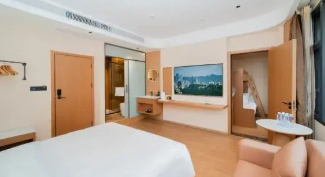 Семейный люкс с 2 комнатами Ji Hotel (Shanghai Fengzhuang)