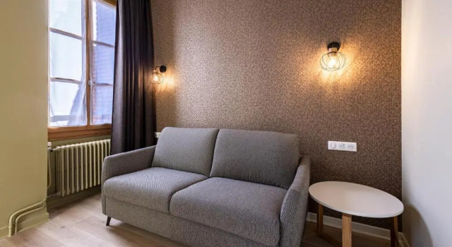 Трёхместный номер Standard Logis Hostellerie Bressane
