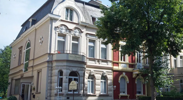Akzent Hotel Am Hohenzollernplatz, Забронировать Отель Отели Бонна с завтраком, рядом с Оздоровительный центр Курфюрстенбад, Завтраки