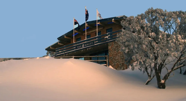 Ski Club of Victoria - Ivor Whittaker Lodge, Prenota Hotel Mount Buller Victoria