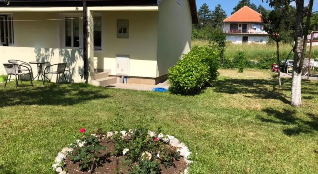 Апартаменты c 1 комнатой Cvjetni Apartmani