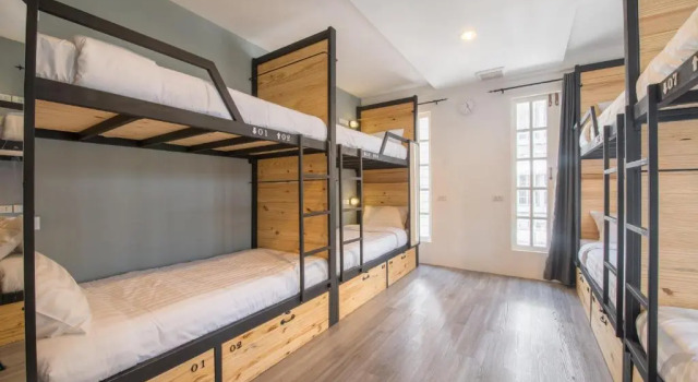 Кровать в общем номере X9Hostel