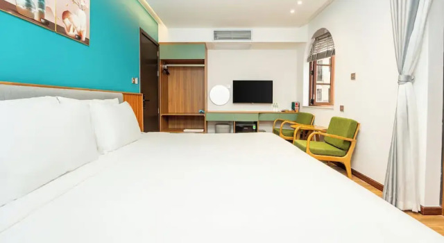 Двухместный номер Deluxe с балконом и с видом на город Mimosa Hotel Phú Quốc