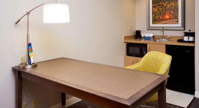 Hampton Inn & Suites Valdosta/Conference Center, Rezerwuj Hotel Hotele w Valdosta z parkingiem, Parking