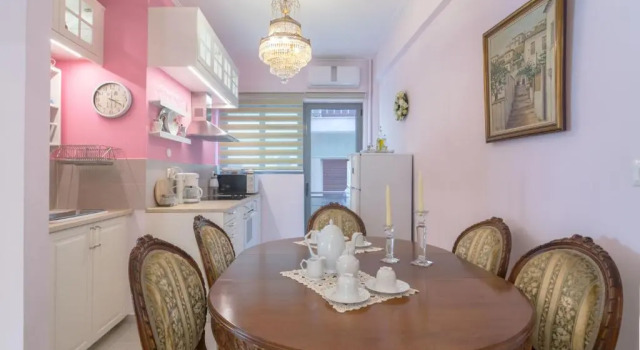 Lovely Apartment in Athens, Забронировать Апартаменты/квартира Афины Острова Саронического залива - Аттика, рядом с Theocharakis Foundation