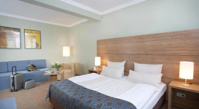 Трёхместный номер Standard Hotel Central Regensburg CityCentre, Sure Hotel Collection by Best Western
