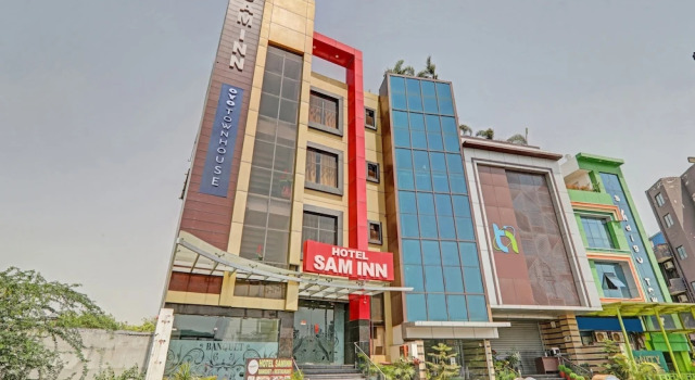 OYO 6844 Hotel Sam Inn