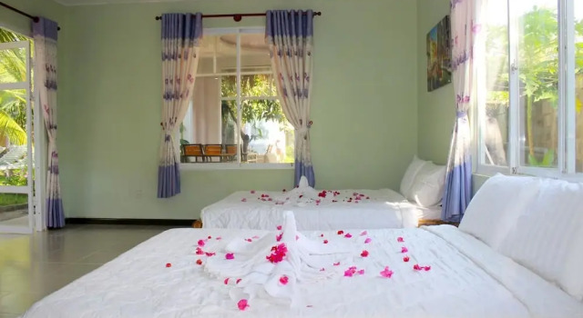 Бунгало с красивым видом из окна Mui Ne Sunlight Villa