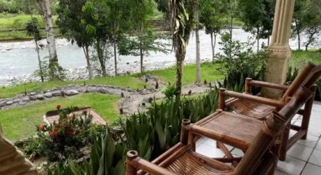 Batu Mandi Guest House Bukit Lawang, Rezervovat Penzión Hotely v Gotong Royong se snídaní, Snídaně