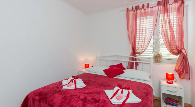 Apartments and Room Lora